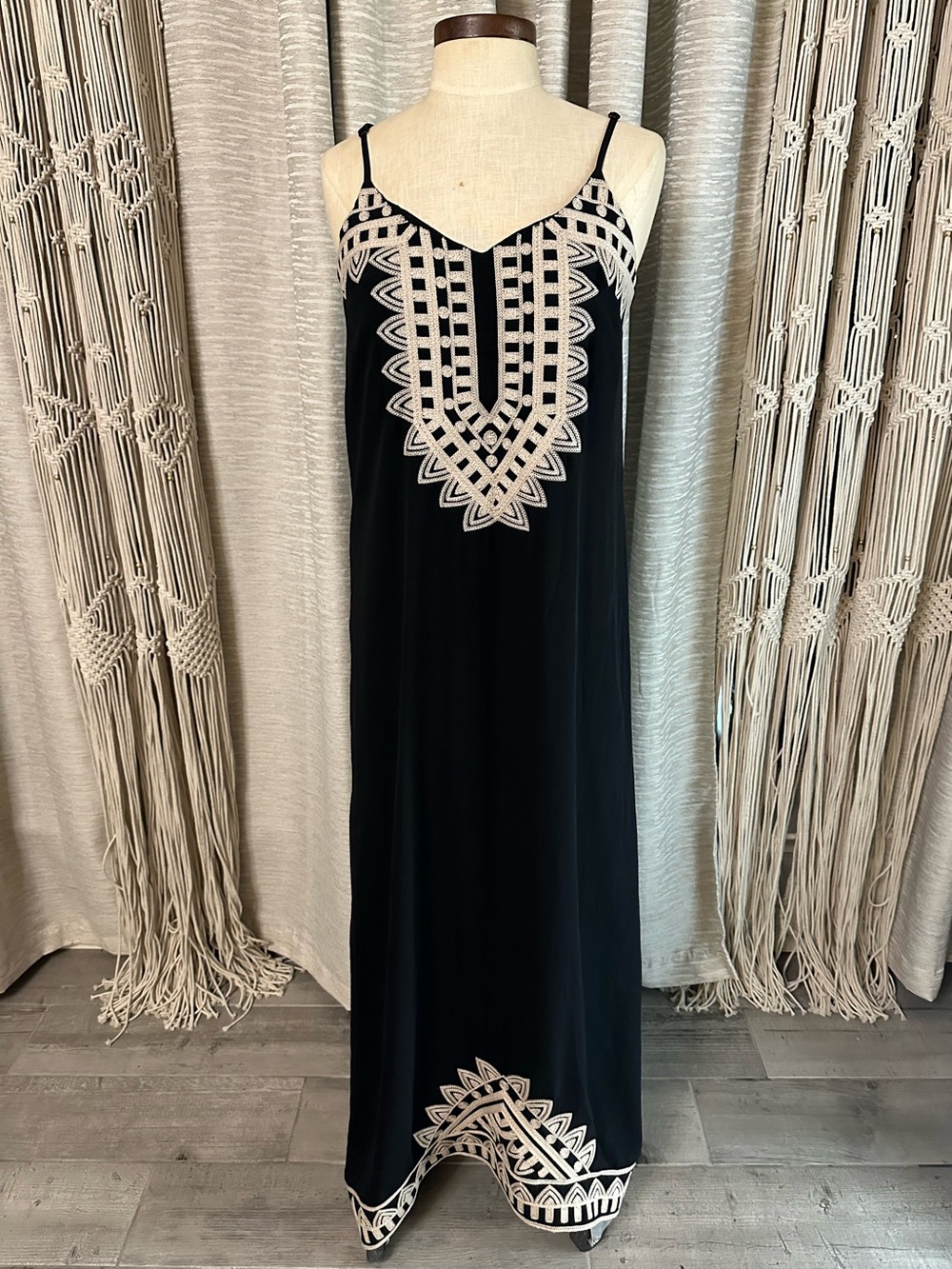 THML Black Embroidered Midi Dress Boho Resort Chic Adjustable Straps Size MP